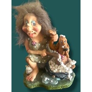 VTG Redneck Hillbilly Spring Cleaning 1980s Dog Humor Funny Statue Figurine 6”